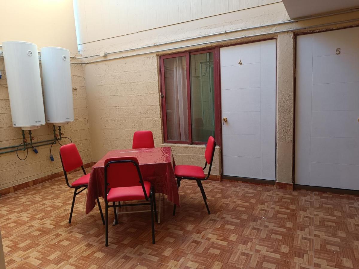 Hostal Ollague, Habitaciones Con Bano Privado Calama Exterior foto
